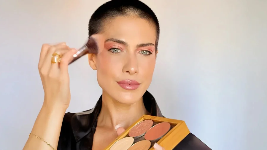 BAIMS Make-up bei der Anwendung